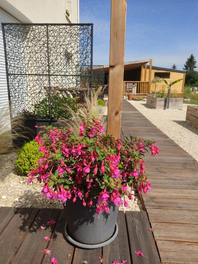 Au Pied Du Lariat Bed & Breakfast Léoville Dış mekan fotoğraf